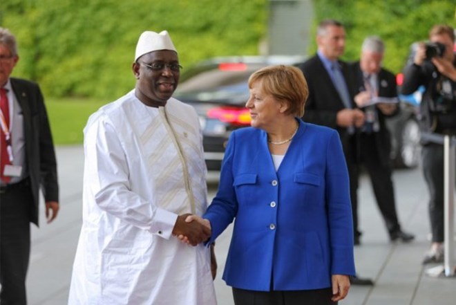 Thủ tướng Đức Angela Merkel bắt đầu công du ba nước Tây Phi