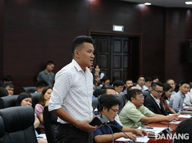 Anh Chế Văn Đông, Chủ nhiệm CLB HDV tiếng Trung Quốc (thuộc Chi hội HDV du lịch Đà Nẵng) nêu lên thực trạng: Khách du lịch đông nhưng nhiều HDV du lịch nội địa vẫn thất nghiệp.