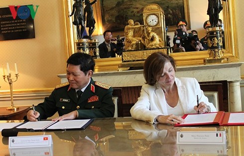 Việt-Pháp ký Tuyên bố Tầm nhìn chung về hợp tác quốc phòng