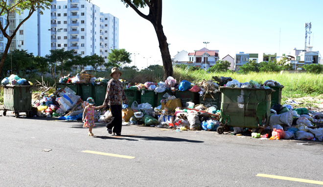 Gấp rút xử lý gần 1.000 tấn rác tồn đọng trong thành phố