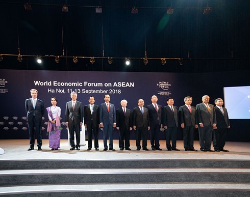 Lãnh đạo Đảng, Chính phủ Việt Nam cùng lãnh đạo WEF và các nước ASEAN tham dự Hội nghị. (Ảnh: WEF)