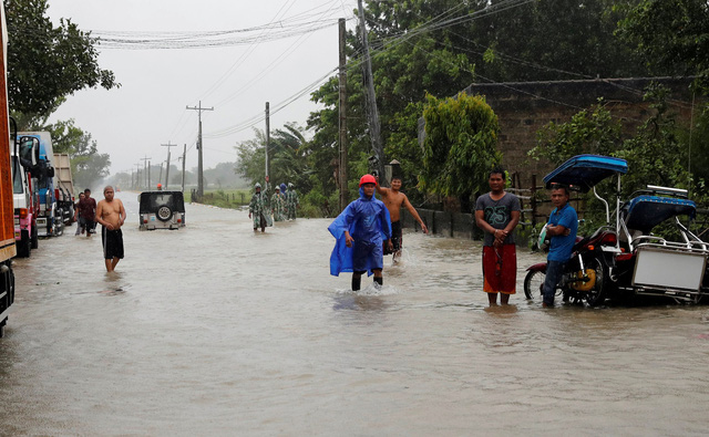 Cố vấn tổng thống Philippines Francis Tolentino cho biết phần lớn các nạn nhân thiệt mạng trong các vụ sạt lở đất hoặc trong những ngôi nhà bị siêu bão tàn phá. (Ảnh: Reuters)
