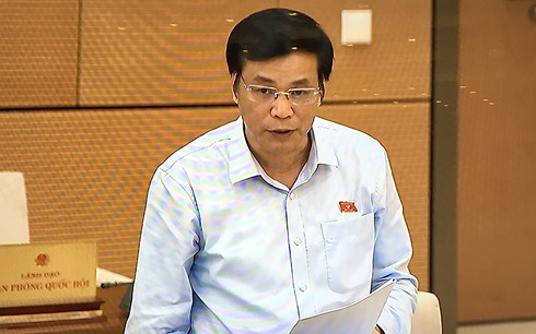 Tổng Thư ký Quốc hội Nguyễn Hạnh Phúc trình bày Tờ trình Đề án thực hiện thí điểm hợp nhất Văn phòng Đoàn đại biểu Quốc hội, Văn phòng Hội đồng nhân dân và Văn phòng Ủy ban nhân dân cấp tỉnh.