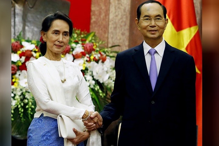   Mới đây, vào ngày 13-9, chính trị gia nổi tiếng Myanmar Aung San Suu Kyi (trái) đã gặp Chủ tịch nước Trần Đại Quang trong thời gian diễn ra Diễn đàn Kinh tế Thế giới về ASEAN, tổ chức ở Hà Nội. Ảnh: Reuters.