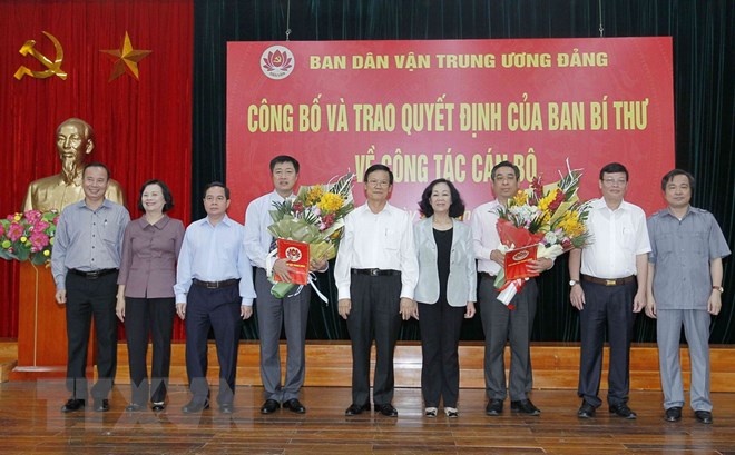 Trưởng Ban Dân vận Trung ương Trương Thị Mai với các đại biểu tại buổi lễ. (Ảnh: Văn Điệp/TTXVN)