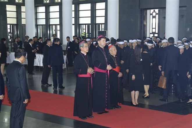 Đoàn Tòa thánh Vatican viếng Chủ tịch nước Trần Đại Quang. Ảnh: Nhan Sáng – TTXVN
