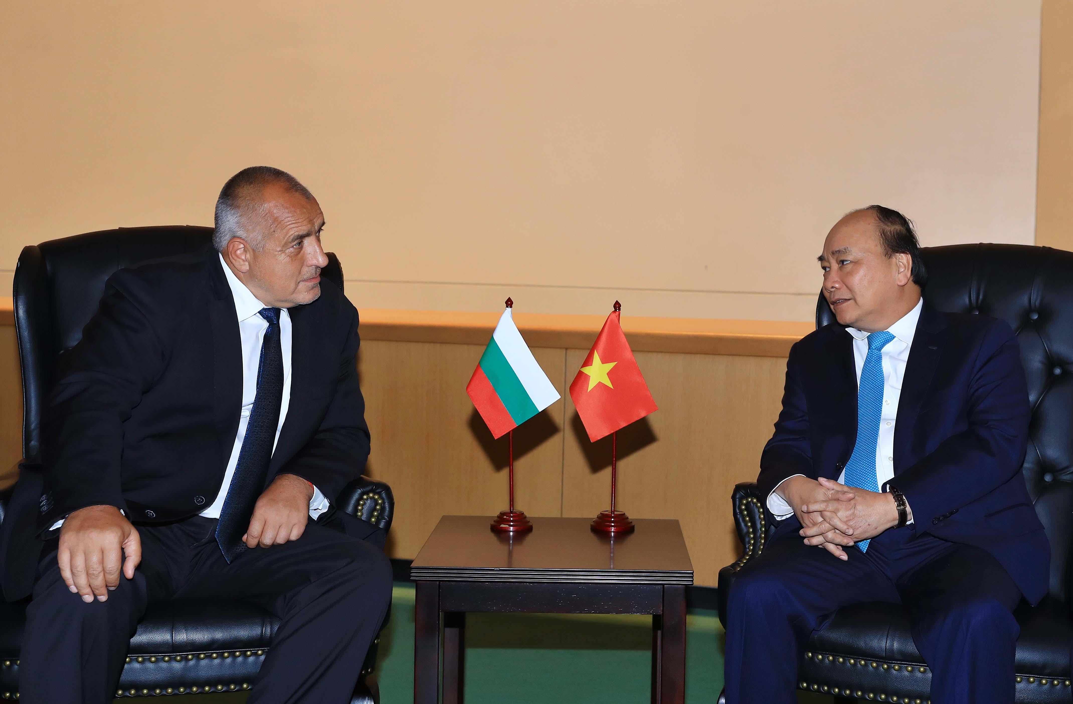 Thủ tướng Nguyễn Xuân Phúc và Tổng thống Bulgaria Rumen Radev - Ảnh: VGP