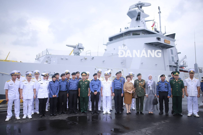 Tàu Hải quân Brunei thăm Đà Nẵng