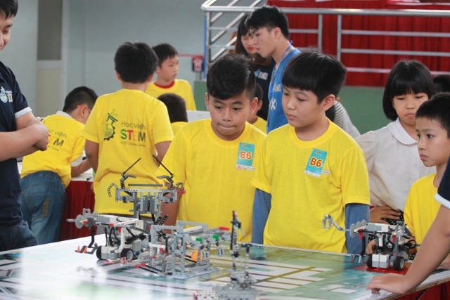 63 đội Robotics tham gia Ngày hội Robothon 2018