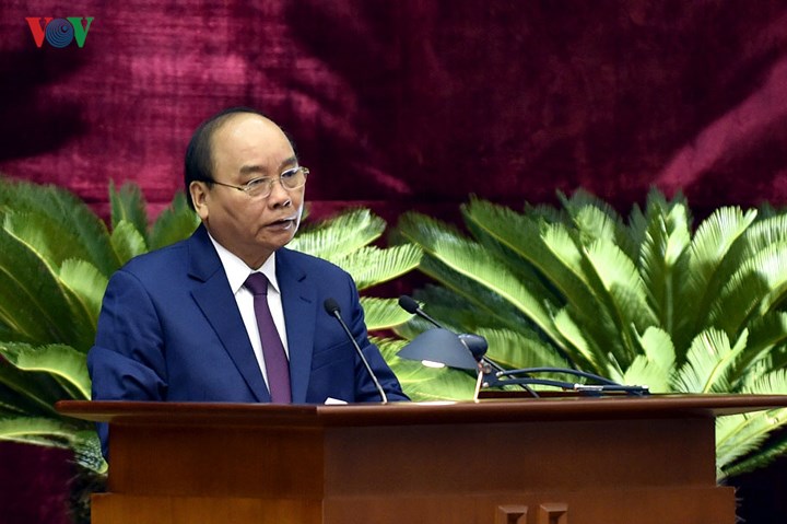 Thủ tướng Nguyễn Xuân Phúc báo cáo tình hình KT-XH