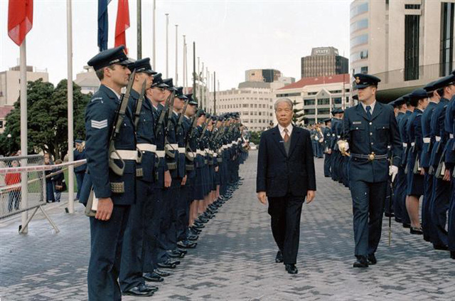 Lễ đón Tổng Bí thư Đỗ Mười thăm chính thức New Zealand (Tháng 7/1995). Ảnh: Xuân Lâm – TTXVN