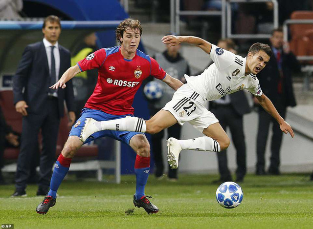 Mario Fernandes trong tình huống ngăn chặn tài năng trẻ Sergio Reguilon của Real Madrid