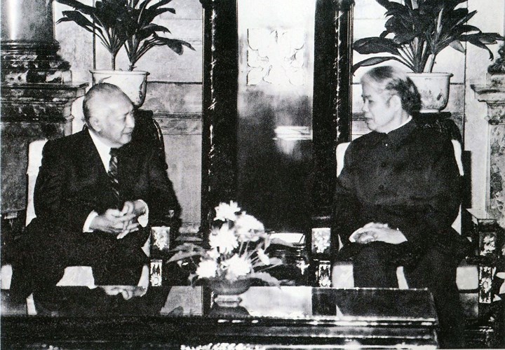 Đồng chí Đỗ Mười tiếp Tổng thống Indonesia Suharto sang thăm Việt Nam, ngày 20/11/1990.