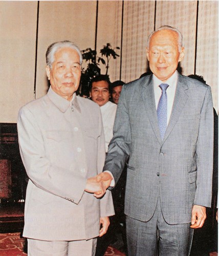 Đồng chí Đỗ Mười tiếp Bộ trưởng Cấp cao Singapore Lý Quang Diệu, ngày 28/11/1997.