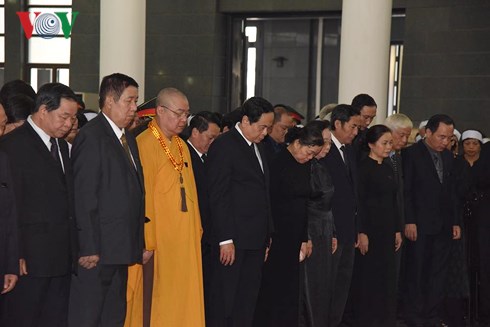 Đoàn Ủy ban Trung ương MTTQ Việt Nam vào viếng