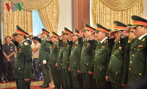 Đoàn Quân khu 7 viếng nguyên Tổng Bí thư tại Hội trường Thống Nhất TPHCM