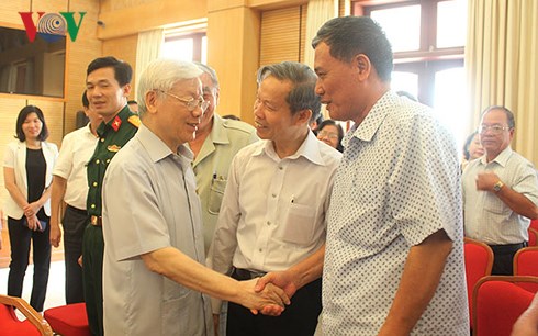 Tổng Bí thư Nguyễn Phú Trọng tiếp xúc cử tri.