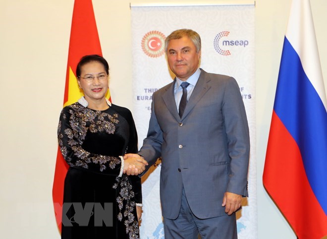 Chairwoman of the Vietnamese National Assembly Nguyen Thi Kim Ngan (L) meets Chairman of the State Duma of Russia Vyacheslav Volodin 