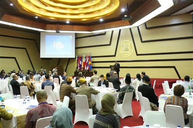 The 2nd Forum of Entities Associated with ASEAN convenes in Jakarta, Indonesia on October 15. (Photo: VNA)
