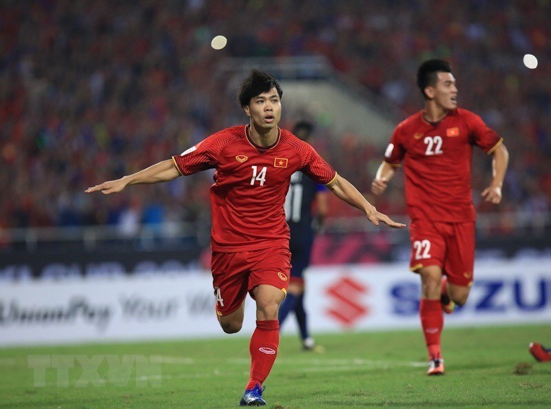 Không nghỉ ngơi, ĐT Việt Nam bay sang Malaysia chuẩn bị đá chung kết