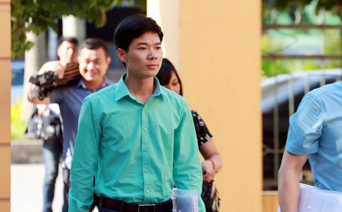 Vì sao bác sĩ Hoàng Công Lương bị truy tố đến 10 năm tù?