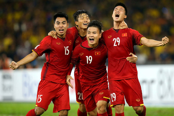 Để có được niềm vui chiến thắng, các cầu thủ Việt Nam cần phải thận trọng trước Malaysia trong trận đấu lượt về. 				            Ảnh: AFF