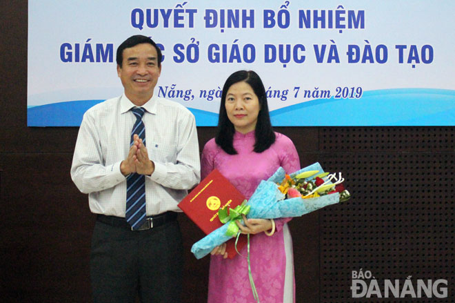 Bà Lê Thị Bích Thuận giữ chức Giám đốc Sở Giáo dục và Đào tạo thành phố