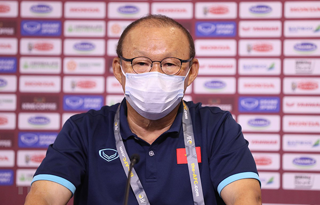 HLV Park Hang-seo bị cấm chỉ đạo trận đấu giữa tuyển Việt Nam với UAE