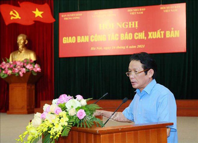Thứ trưởng Bộ Thông tin và Truyền thông Hoàng Vĩnh Bảo phát biểu tại hội nghị. Ảnh: Phương Hoa/TTXVN