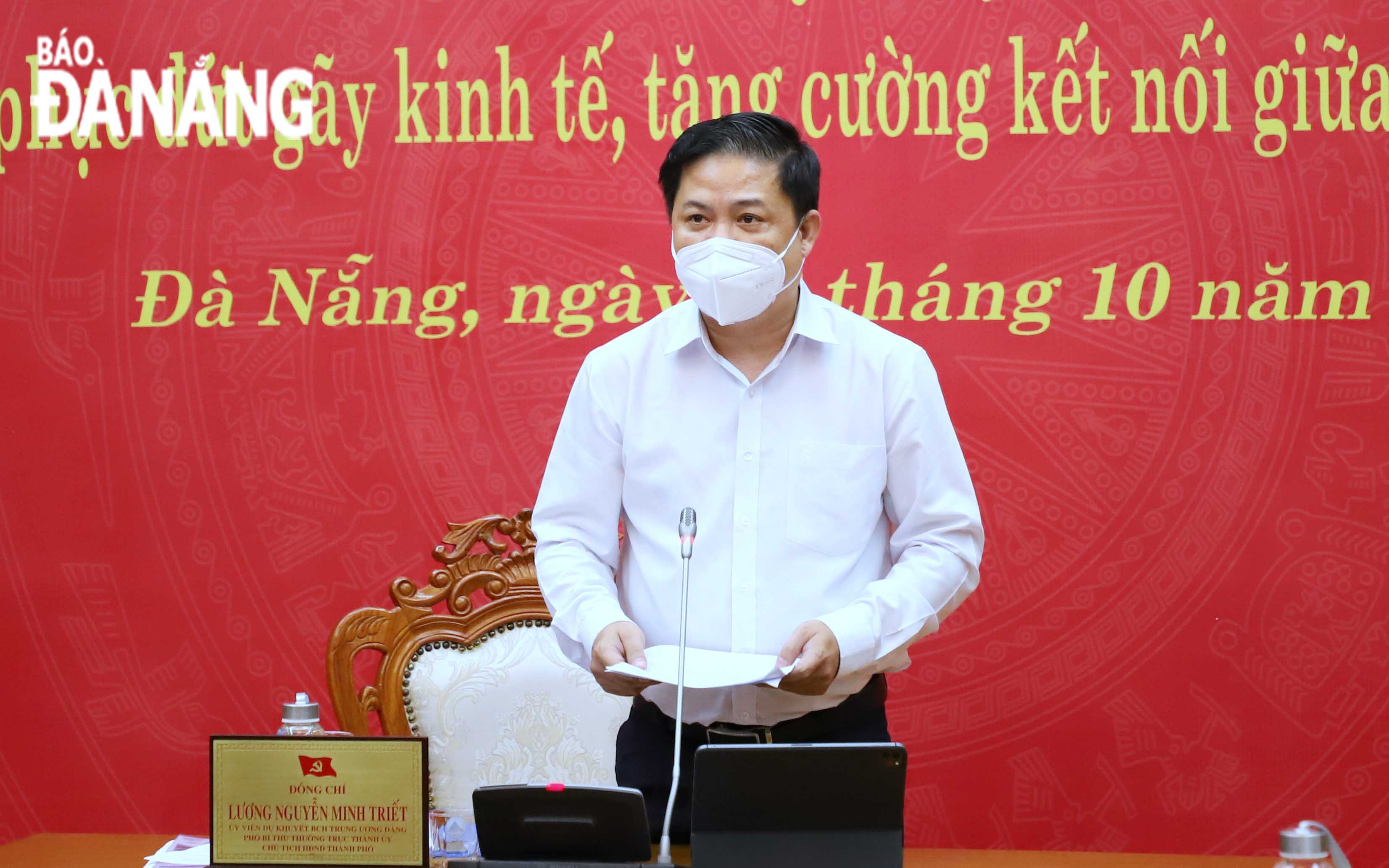 Phó Bí thư Thường trực Thành ủy Lương Nguyễn Minh Triết phát biểu tại hội thảo. Ảnh NGỌC PHÚ
