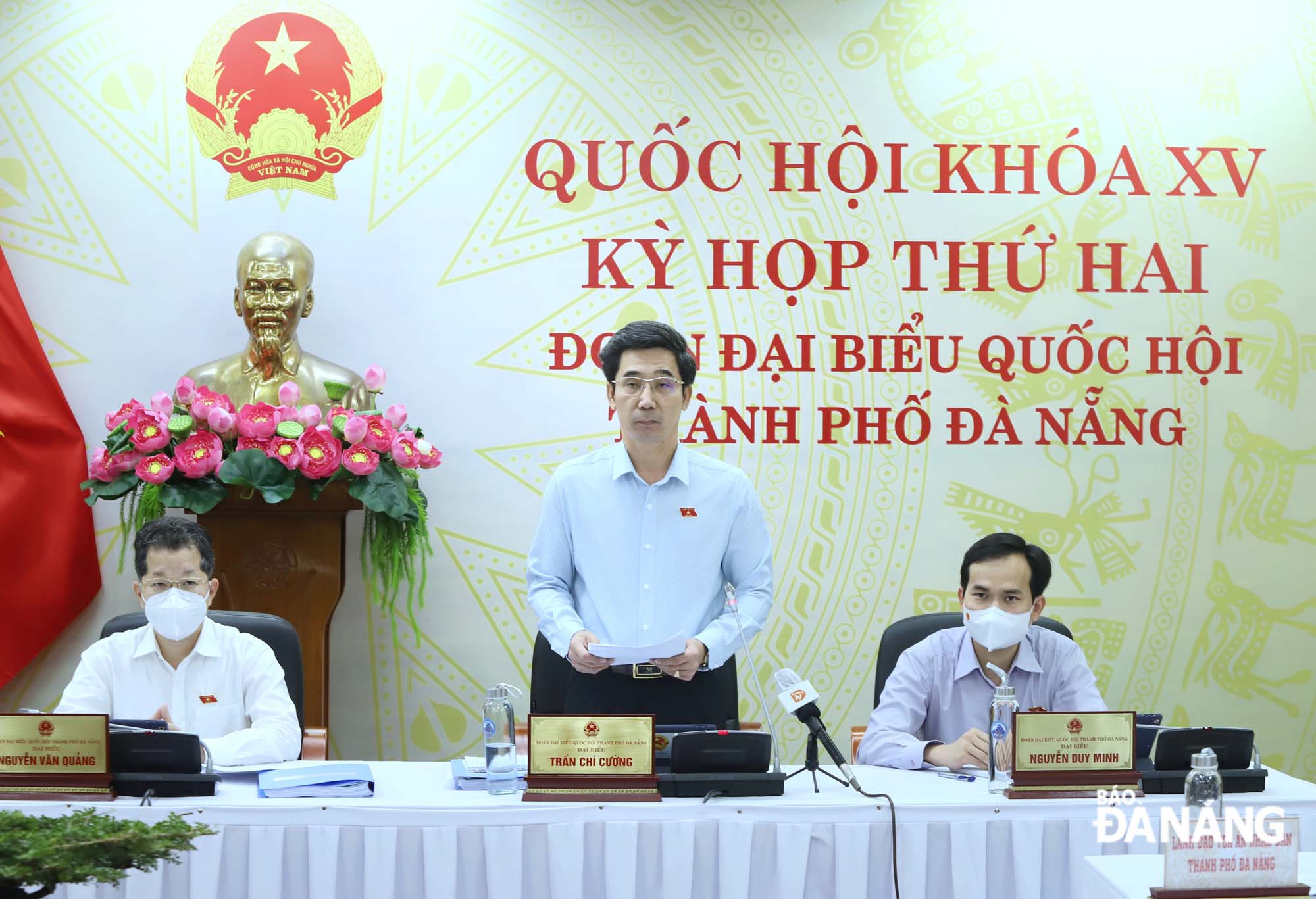 Đại biểu Trần Chí Cường phát biểu thảo luận trực tuyến trước Quốc hội sáng 24-10. Ảnh NGỌC PHÚ