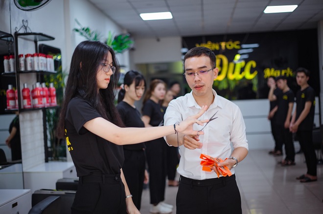 Viện tóc Đức Mark từ nơi dạy nghề miễn phí đến tấm lòng vàng của người doanh nhân Nguyễn Xuân Đức