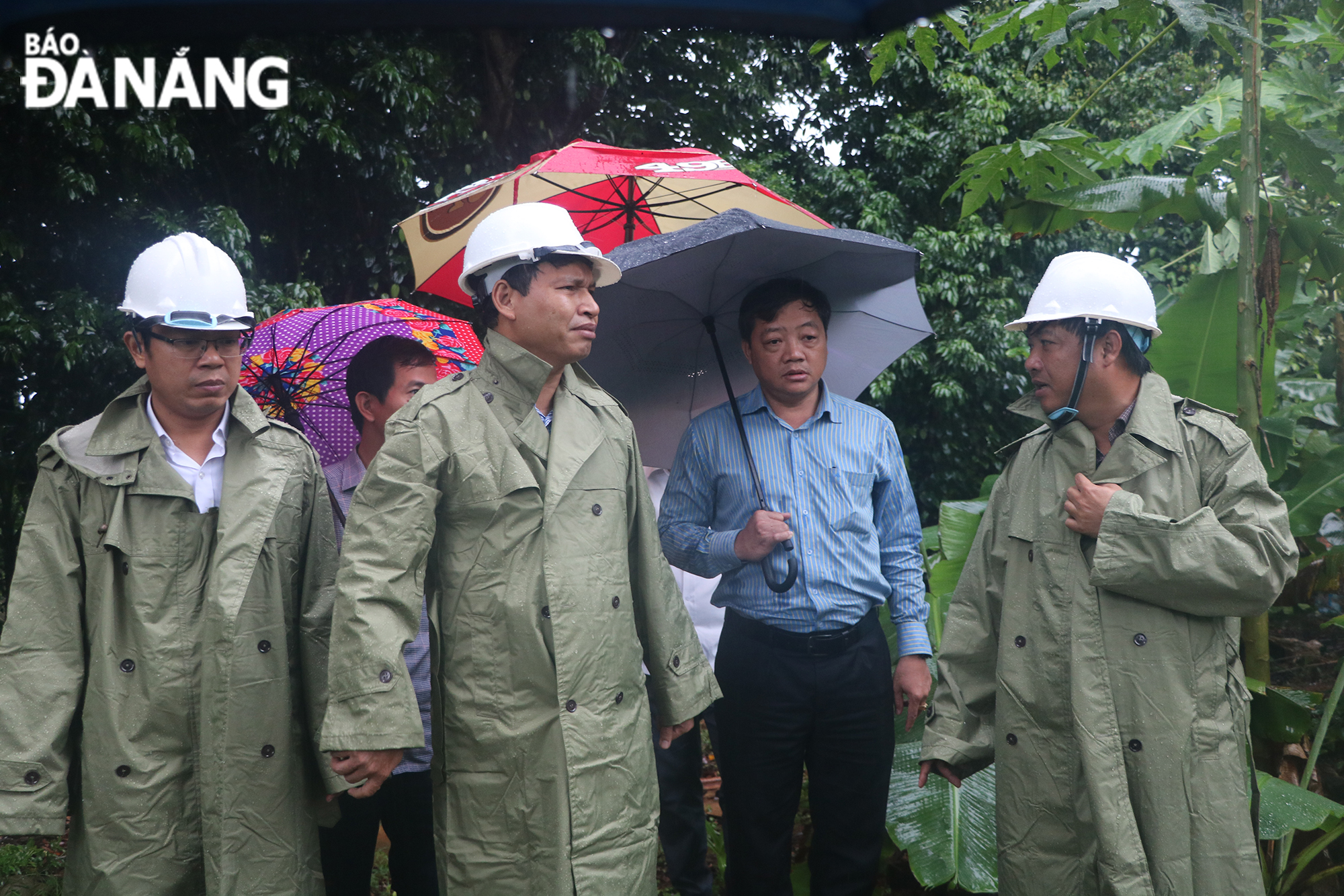 Đoàn kiểm tra tình hình tại Khu di tích Chăm Phong Lệ, phường Hòa Thọ Đông, quận Cẩm Lệ. Ảnh: VĂN HOÀNG