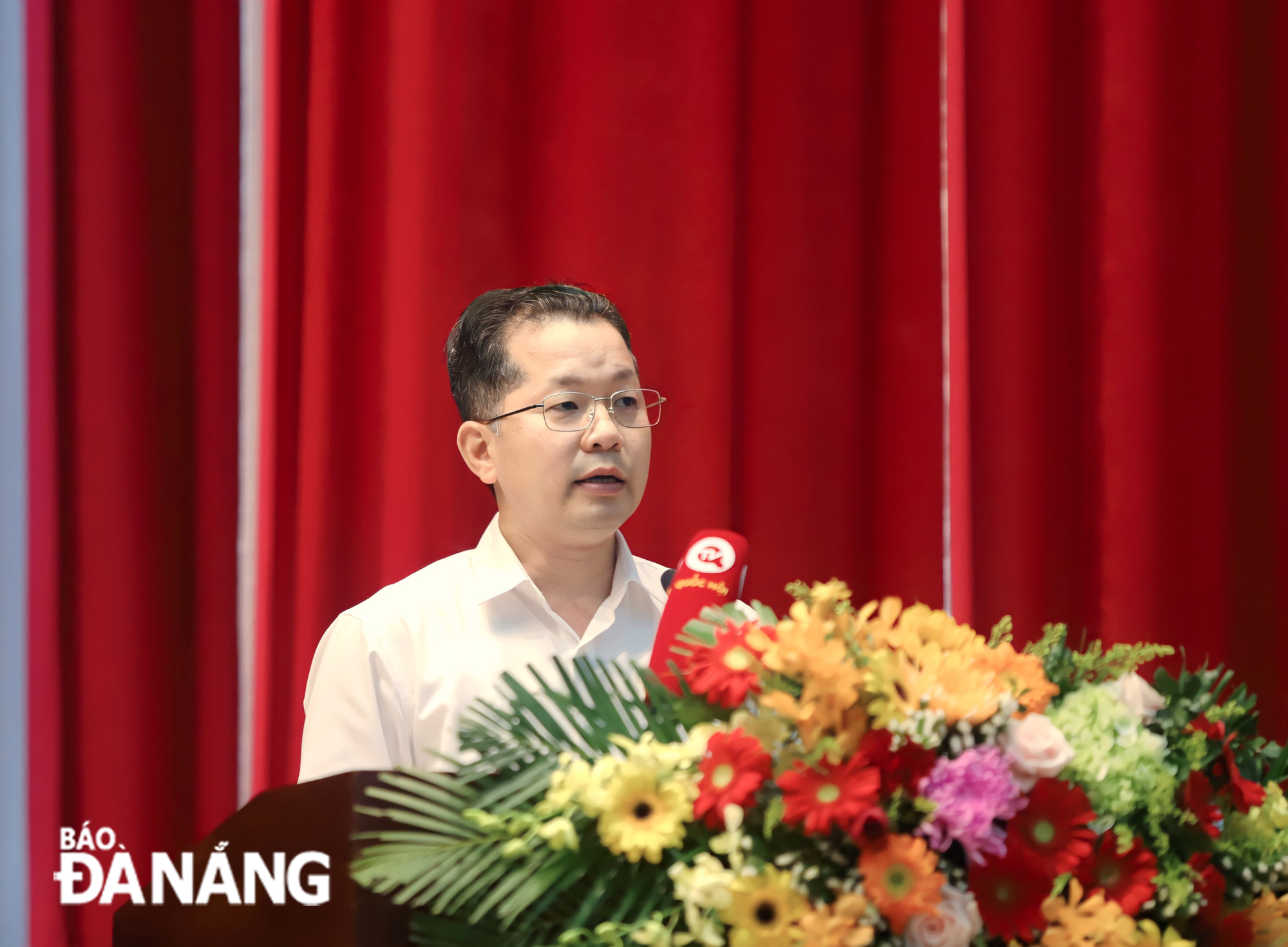 Bí thư Thành ủy Nguyễn Văn Quảng phát biểu tiếp thu ý kiến cử tri. Ảnh: NGỌC PHÚ