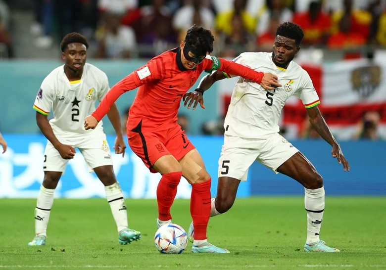 Son Heung-min và các đồng đội cần chiến thắng ở lượt trận cuối cùng trước Bồ Đào Nha để nuôi hy vọng vượt qua vòng bảng. Ảnh: Reuters