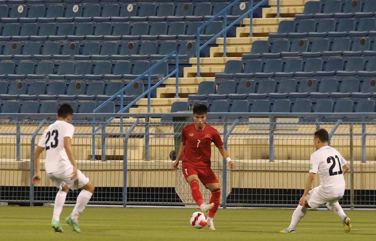 U23 Việt Nam đá tấn công với U23 Kyrgyzstan nhưng không thể tận dụng cơ hội ghi bàn. (Ảnh: VFF)