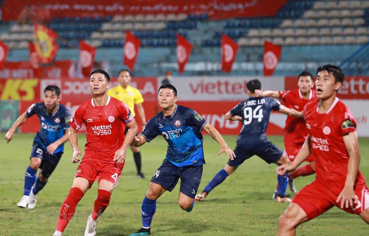 Câu lạc bộ Viettel bị đội khách TopenLand Bình Định cầm hòa với tỷ số 0-0 trong trận đấu sớm nhất vòng 4 giai đoạn lượt về V-League 2023. (Ảnh: Việt Anh/Vietnam+)