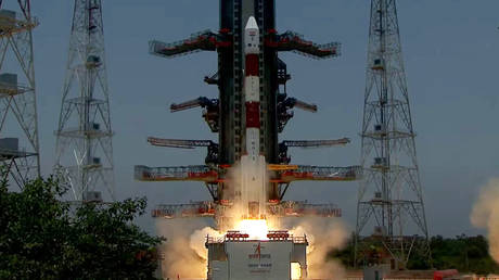 Tàu vũ trụ Aditya-L1 của Tổ chức Nghiên cứu Vũ trụ Ấn Độ (ISRO) được phóng từ Sriharikota, trong hành trình thám hiểm Mặt Trời ngày 2-9. Ảnh: AFP