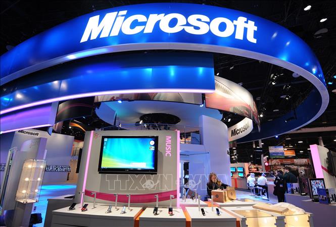 Gian hàng của Microsoft tại Triển lãm điện tử tiêu dùng ở Las Vegas, Nevada, Mỹ. Ảnh tư liệu: AFP/TTXVN
