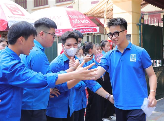 Thí sinh tham dự kỳ thi tốt nghiệp THPT 2023 tại Hà Nội. Ảnh: Hoàng Hiếu/TTXVN