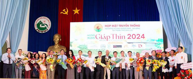Ra mắt 20 thành viên ban chấp hành hội đồng hương Quảng Nam - Đà Nẵng tại Thành phố Bảo Lộc.