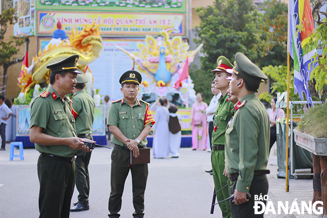 Lực lượng công an bảo đảm an toàn, an ninh trật tự xuyên suốt lễ hội.