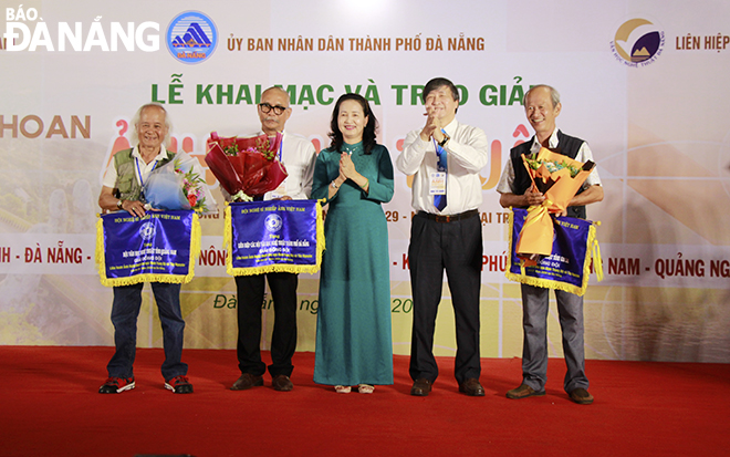 Đà Nẵng cùng Quảng Nam và Gia Lai là 3 đơn vị đoạt giải Đồng đội tại liên hoan. Ảnh: X.D