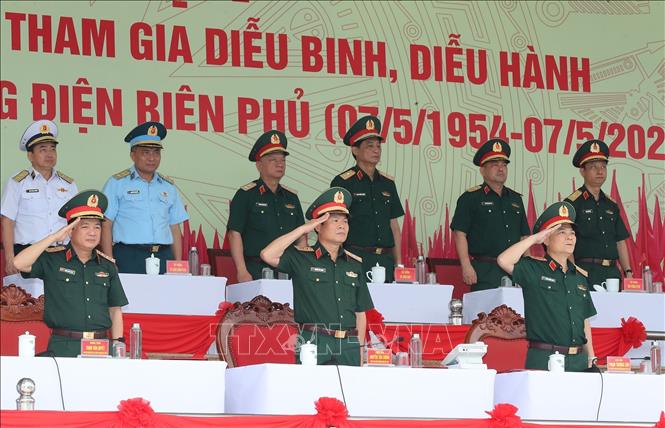 Thượng tướng Nguyễn Tân Cương - Tổng Tham mưu trưởng, Thứ trưởng Bộ Quốc phòng chủ trì buổi tổng duyệt. Ảnh: Trọng Đức/TTXVN