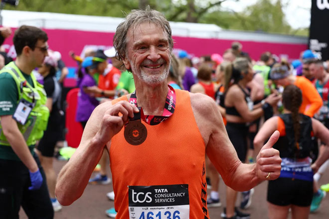 Sir Jim Ratcliffe miệt mài chay marathon trong suốt cuộc đời. Ảnh: Reuters