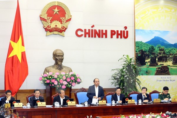 Thủ tướng Nguyễn Xuân Phúc chủ trì Phiên họp Chính phủ thường kỳ. (Ảnh: Thống Nhất/TTXVN)