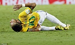 Chấn thương nặng, Neymar nhập viện khẩn cấp