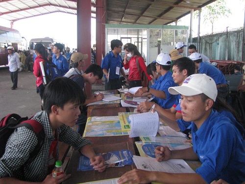 Volunteers helping university entrance examinees