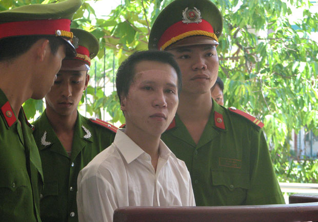 Bị cáo Phú tại phiên tòa.