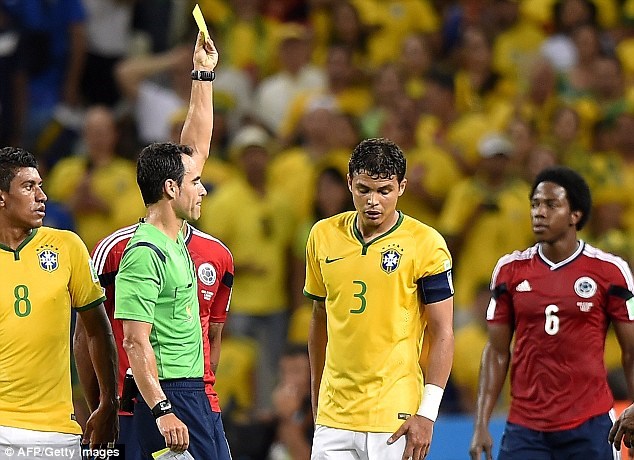 Thiago Silva lãnh thẻ vàng ỏ trận gặp Colombia